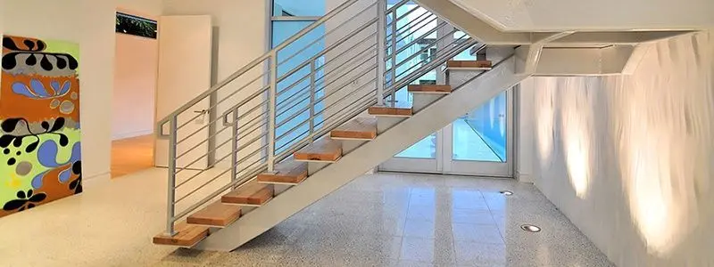 Готовые лестницы из металла