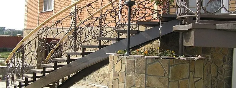 Уличные лестницы в частный дом