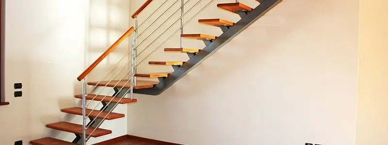 Межэтажные лестницы для дачи